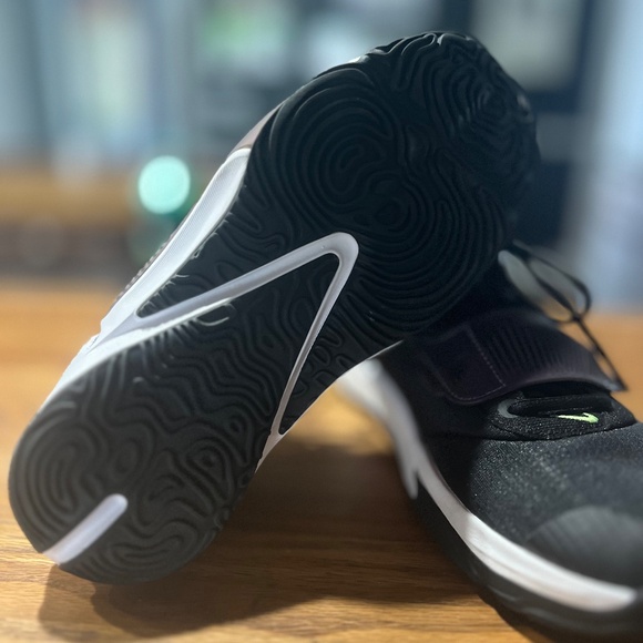 Nike Zoom Freak 3 'Project 34' DB4158-001 - 7Y - Picture 3 of 5